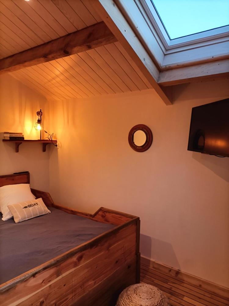Oudoty Bed and Breakfast Kerlouan Exteriör bild