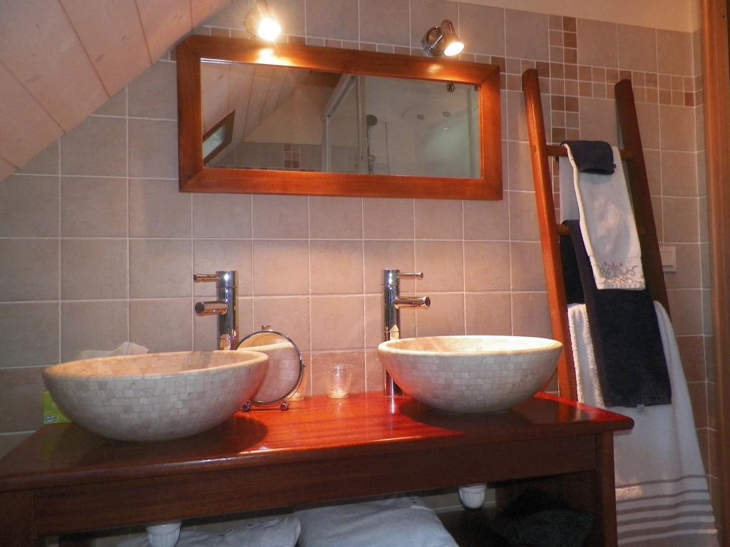 Oudoty Bed and Breakfast Kerlouan Exteriör bild