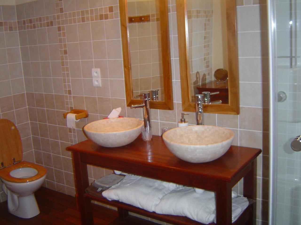 Oudoty Bed and Breakfast Kerlouan Exteriör bild
